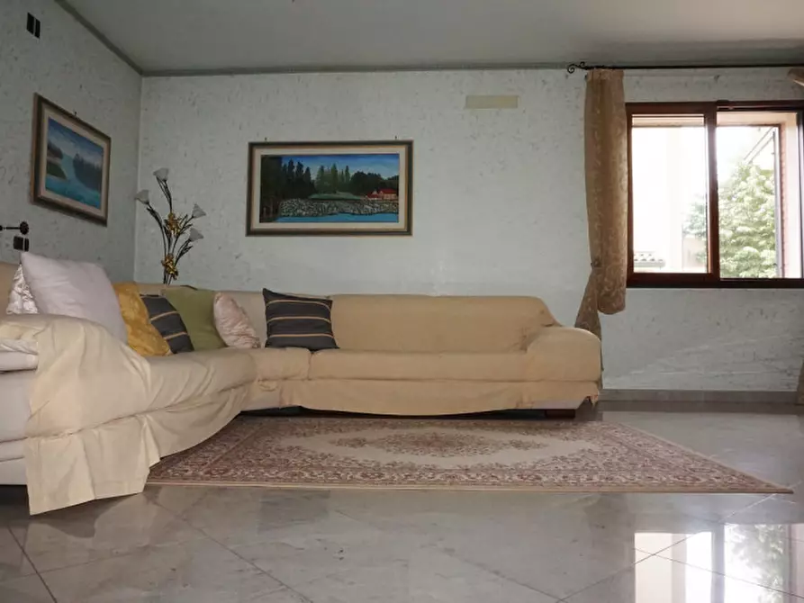 Immagine 10 di Villa in vendita  in Via Dino Mora, 11 a Colorno