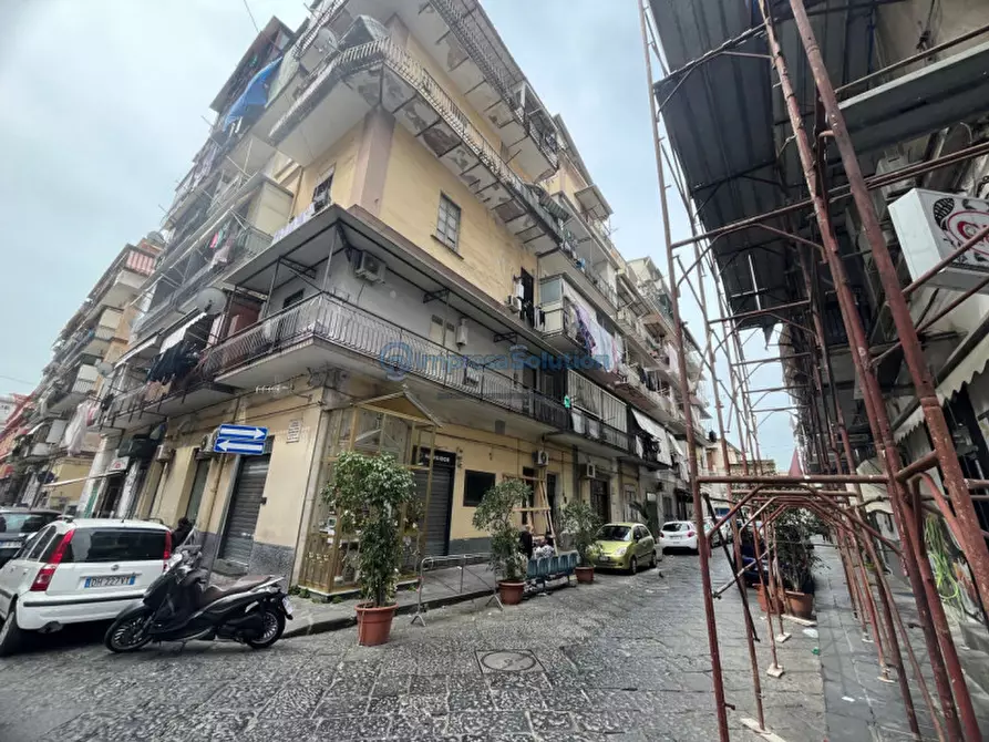 Immagine 1 di Negozio in affitto  in Via Michelangelo Ciccone a Napoli