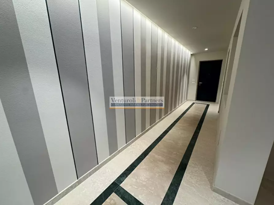 Immagine 22 di Appartamento in vendita  in Via Pace a Desenzano Del Garda