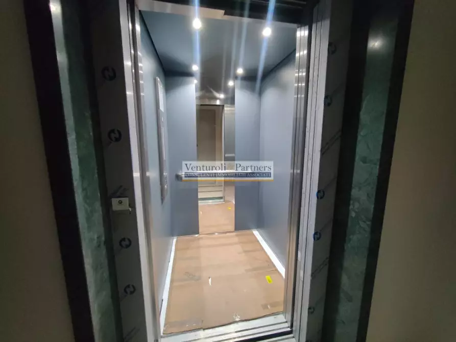 Immagine 23 di Appartamento in vendita  in Via Pace a Desenzano Del Garda