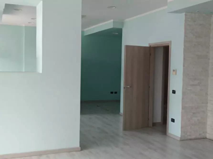 Immagine 2 di Negozio in affitto  a Monselice