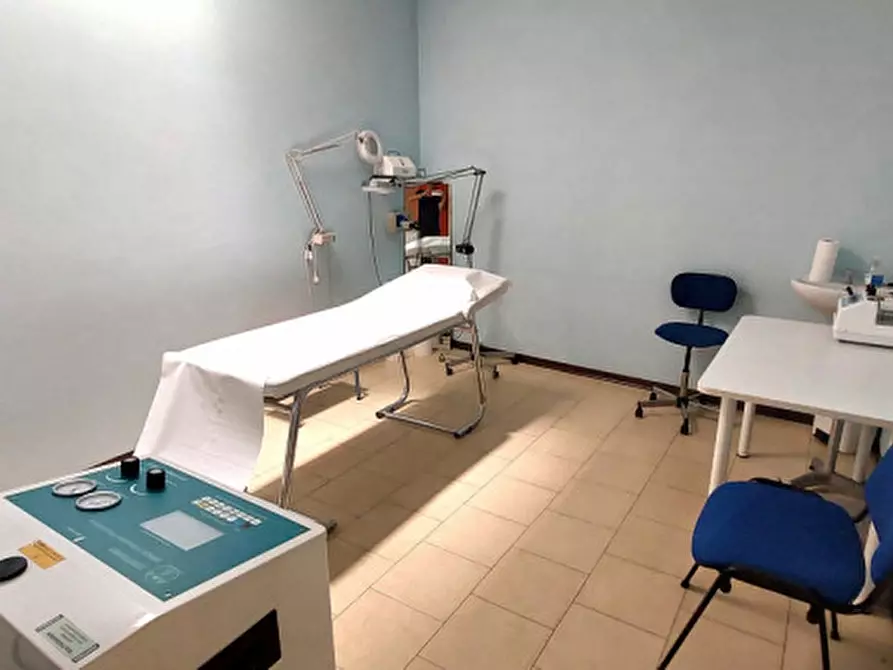 Immagine 4 di Laboratorio in vendita  in corso europa 22 a Alba