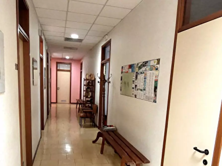 Immagine 10 di Laboratorio in vendita  in corso europa 22 a Alba