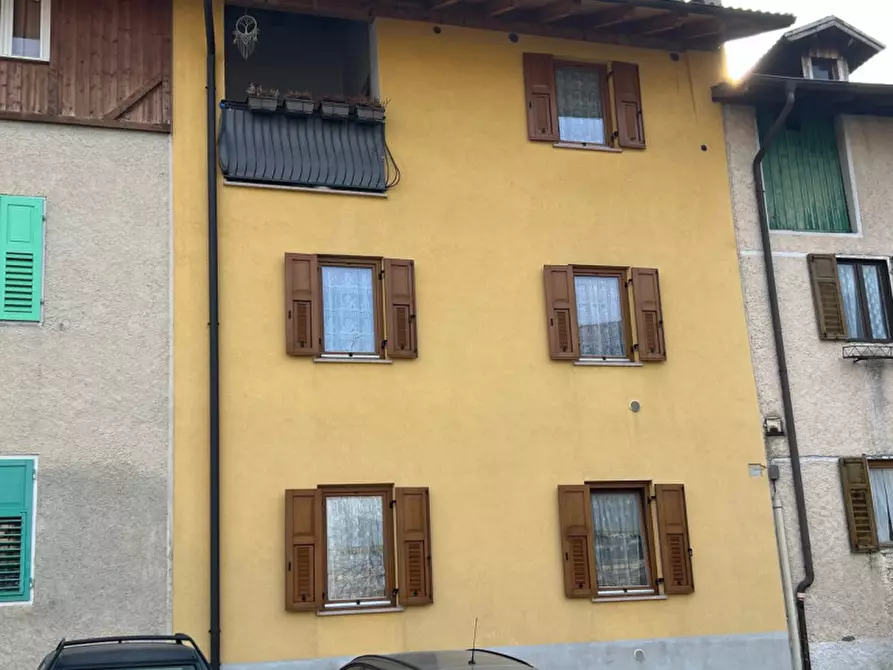 Immagine 2 di Appartamento in vendita  in VIA SALAMNA a Ville D'anaunia
