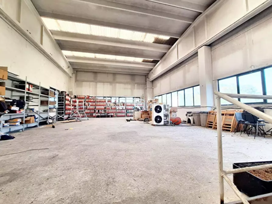 Immagine 10 di Capannone industriale in vendita  in Zona Industriale Casoli Est, N. snc a Casoli