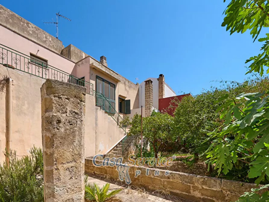 Immagine 6 di Palazzo in vendita  in Via Stanislao Senape de Pace a Alezio