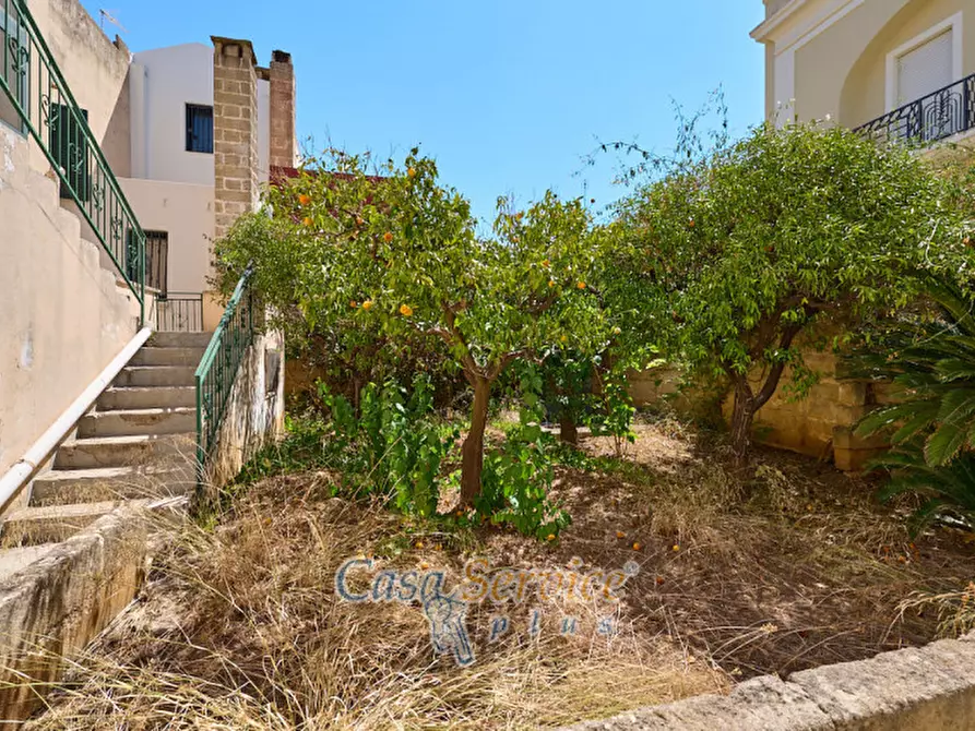 Immagine 7 di Palazzo in vendita  in Via Stanislao Senape de Pace a Alezio