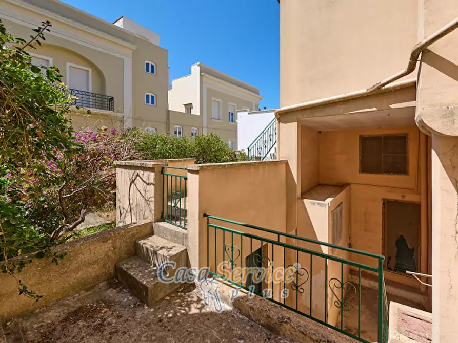 Immagine 9 di Palazzo in vendita  in Via Stanislao Senape de Pace a Alezio