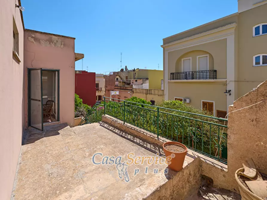 Immagine 12 di Palazzo in vendita  in Via Stanislao Senape de Pace a Alezio