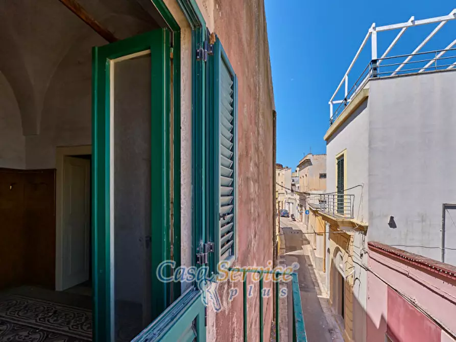 Immagine 20 di Palazzo in vendita  in Via Stanislao Senape de Pace a Alezio