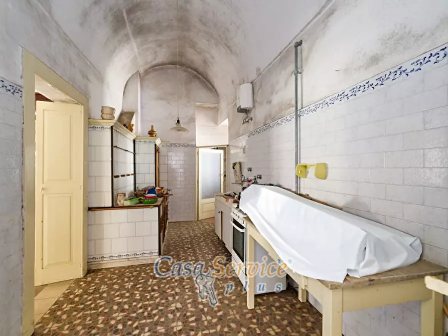 Immagine 25 di Palazzo in vendita  in Via Stanislao Senape de Pace a Alezio