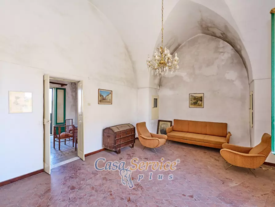 Immagine 30 di Palazzo in vendita  in Via Stanislao Senape de Pace a Alezio