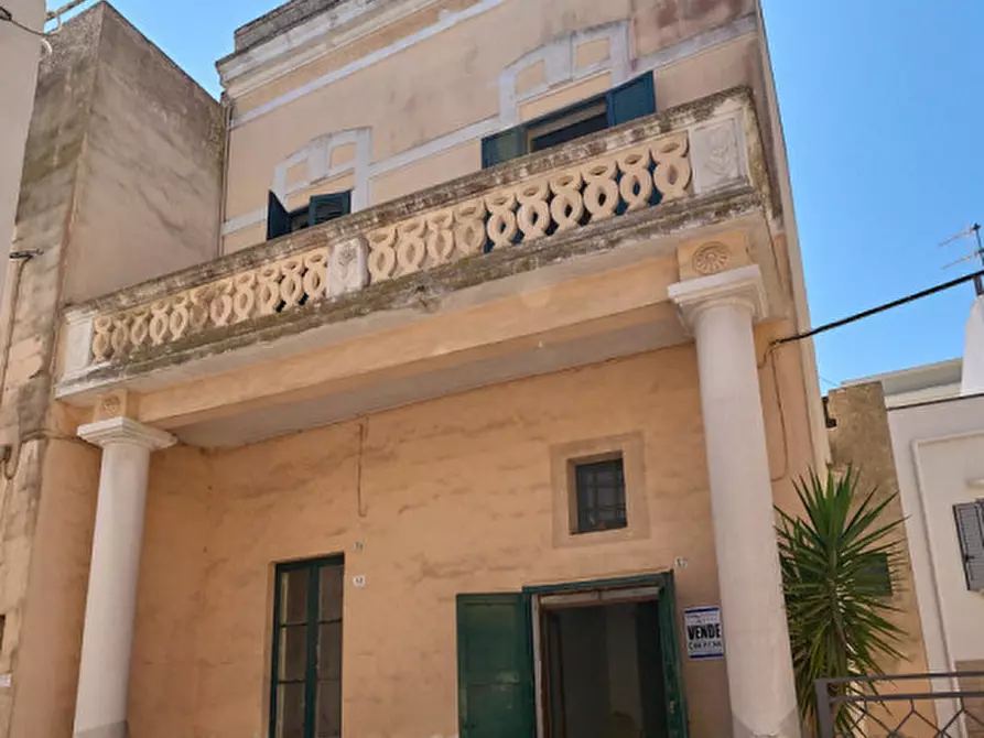 Immagine 60 di Palazzo in vendita  in Via Stanislao Senape de Pace a Alezio