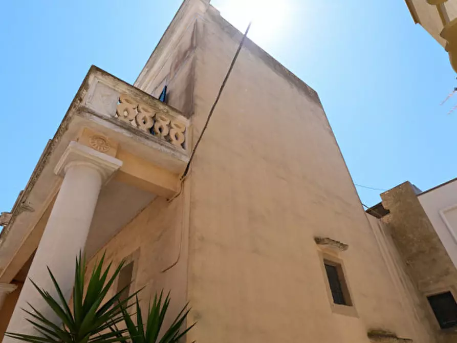 Immagine 61 di Palazzo in vendita  in Via Stanislao Senape de Pace a Alezio