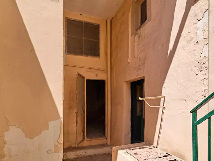 Immagine 62 di Palazzo in vendita  in Via Stanislao Senape de Pace a Alezio