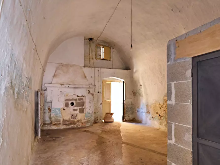 Immagine 65 di Palazzo in vendita  in Via Stanislao Senape de Pace a Alezio