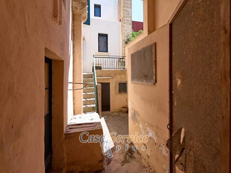 Immagine 70 di Palazzo in vendita  in Via Stanislao Senape de Pace a Alezio