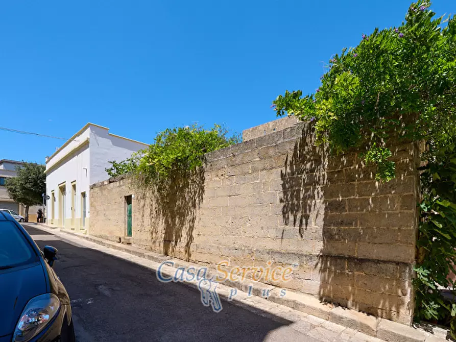 Immagine 80 di Palazzo in vendita  in Via Stanislao Senape de Pace a Alezio