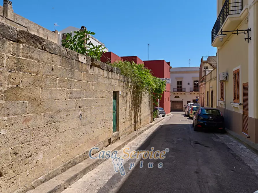 Immagine 81 di Palazzo in vendita  in Via Stanislao Senape de Pace a Alezio