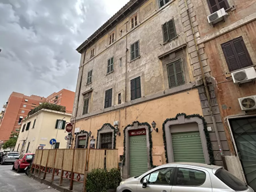 Immagine 2 di Palazzo in affitto  in Via Palli a Roma