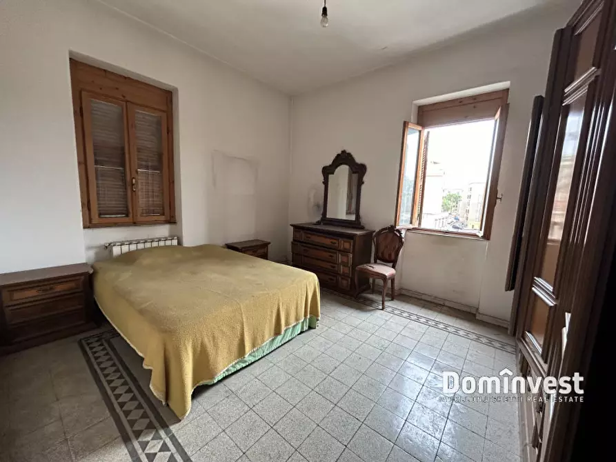 Immagine 9 di Palazzo in affitto  in Via Palli a Roma