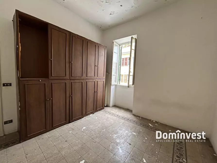 Immagine 19 di Palazzo in affitto  in Via Palli a Roma