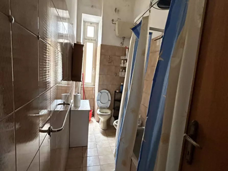 Immagine 24 di Palazzo in affitto  in Via Palli a Roma