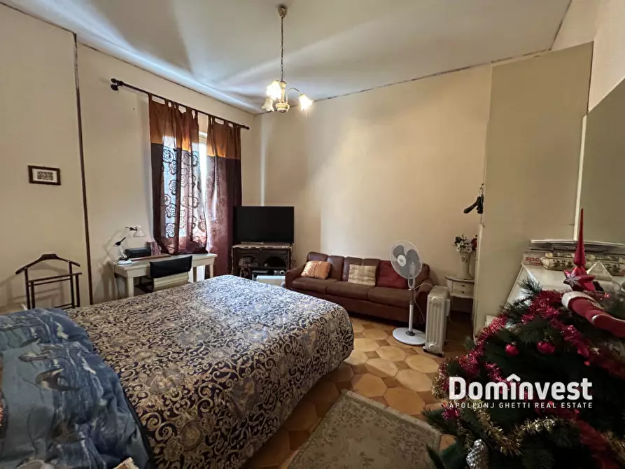 Immagine 28 di Palazzo in affitto  in Via Palli a Roma