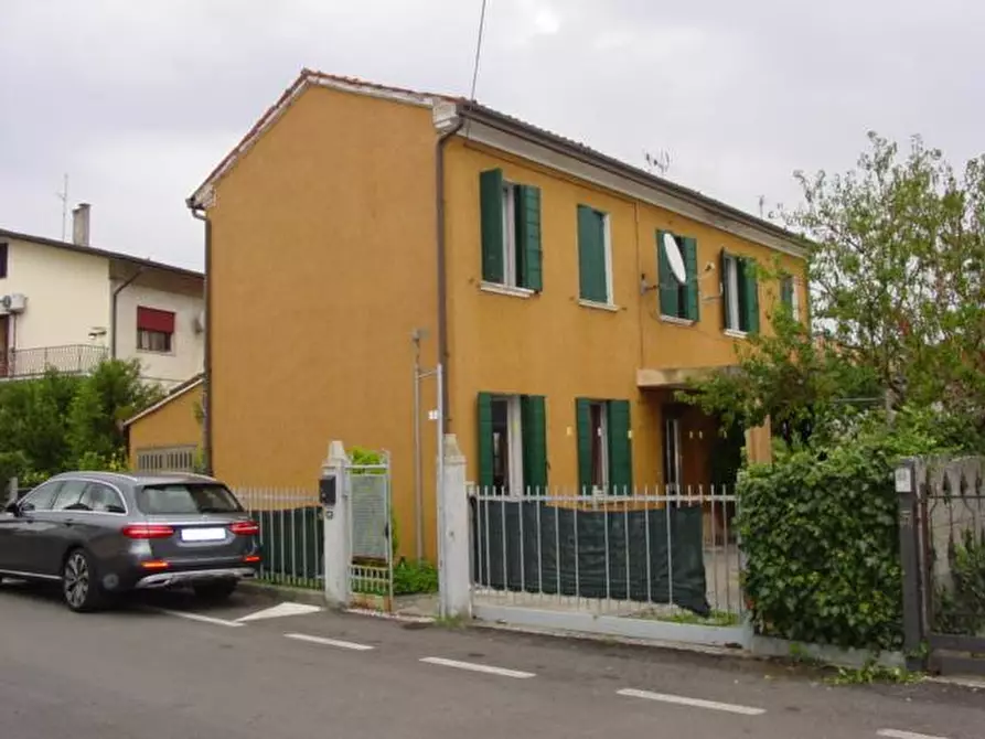 Immagine 1 di Casa indipendente in vendita  in Loc. Calcroci, Via Garibaldi, 7 a Camponogara
