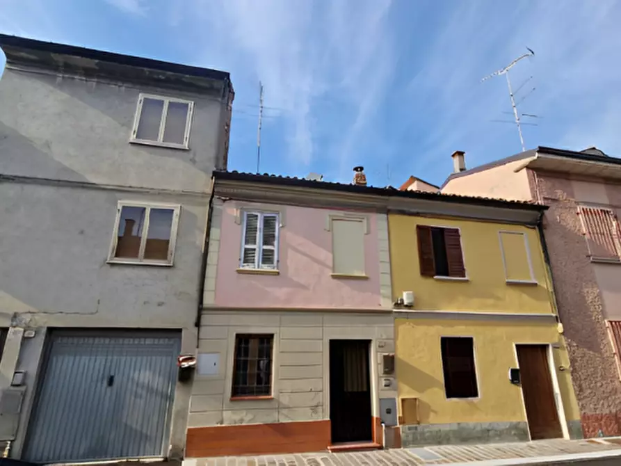 Immagine 1 di Casa indipendente in vendita  in Via Angelo Calvi 31 a Castel San Giovanni