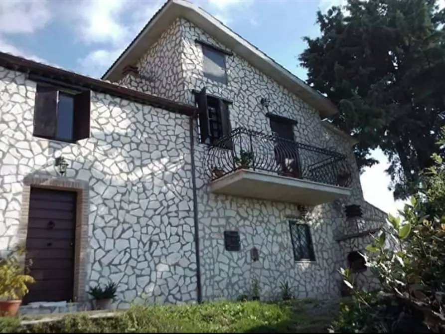 Immagine 1 di Rustico / casale in vendita  in Contrada Le Fornaci a Paliano