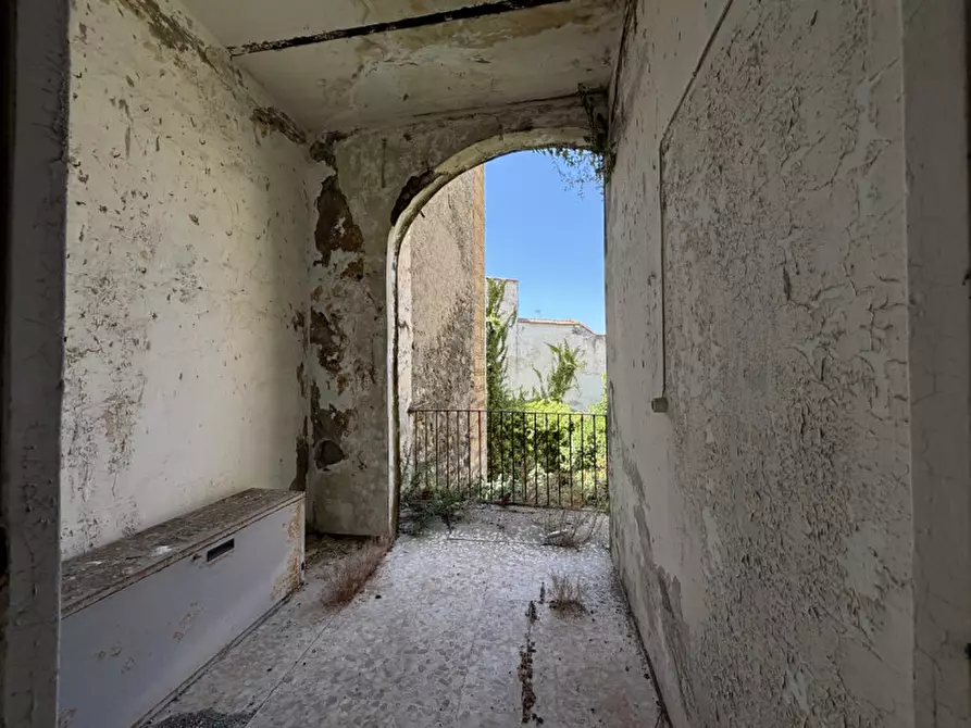 Immagine 20 di Palazzo in vendita  in via beato vincenzo romano a Torre Del Greco