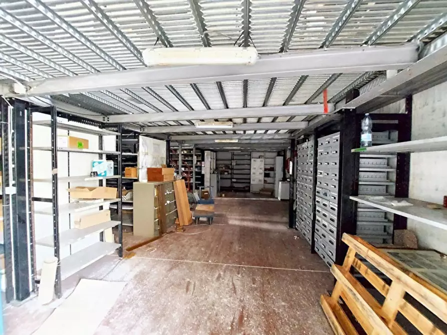 Immagine 4 di Magazzino in vendita  in Via Milazzo, N. 30 a Tortona