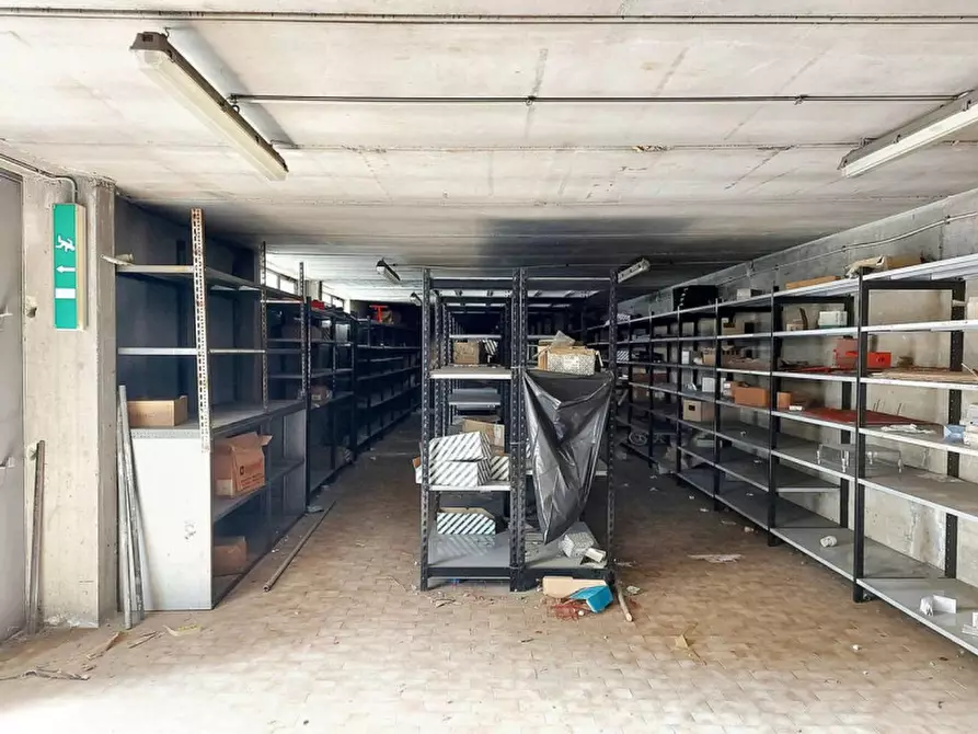 Immagine 3 di Magazzino in vendita  in Via Flamberti, N. 2 a Tortona