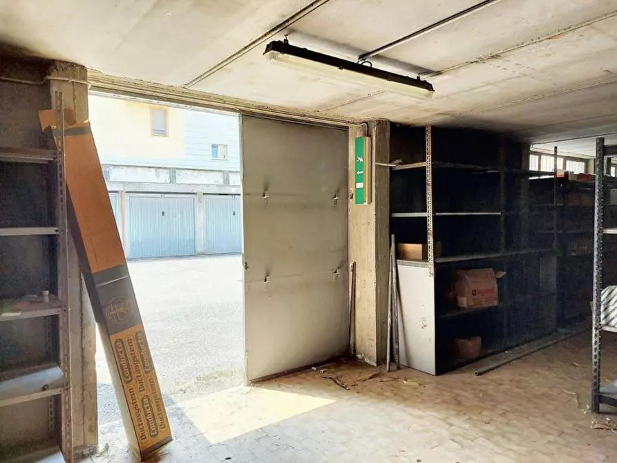 Immagine 4 di Magazzino in vendita  in Via Flamberti, N. 2 a Tortona