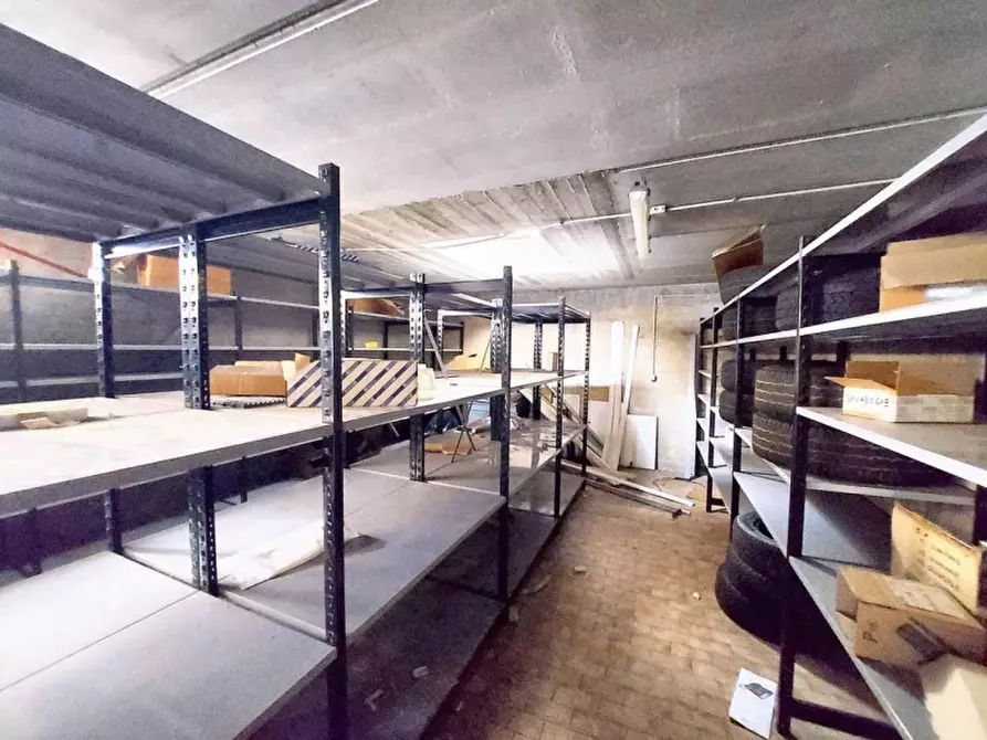 Immagine 7 di Magazzino in vendita  in Via Flamberti, N. 2 a Tortona