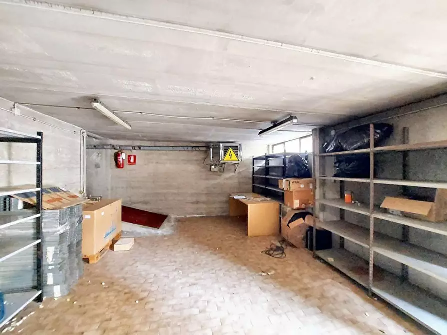 Immagine 10 di Magazzino in vendita  in Via Flamberti, N. 2 a Tortona