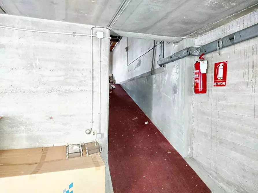 Immagine 11 di Magazzino in vendita  in Via Flamberti, N. 2 a Tortona