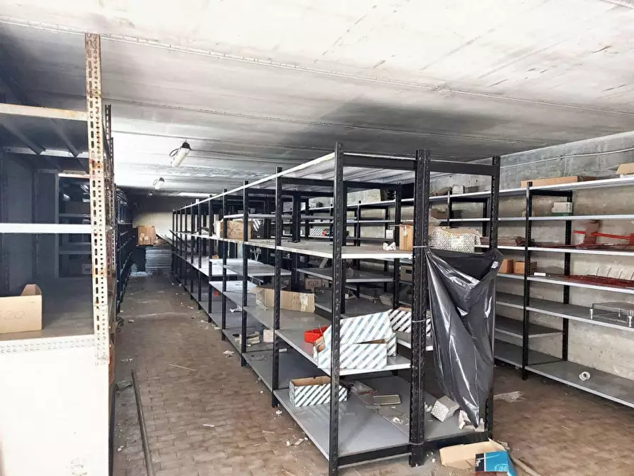 Immagine 13 di Magazzino in vendita  in Via Flamberti, N. 2 a Tortona