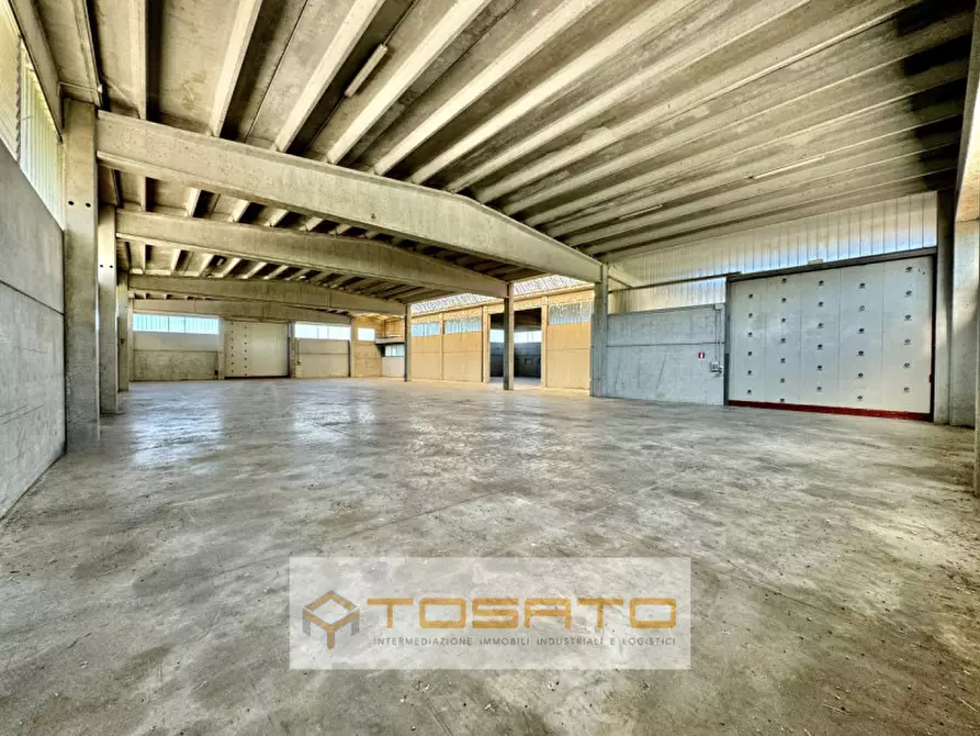 Immagine 3 di Capannone industriale in vendita  a Castelnuovo Del Garda