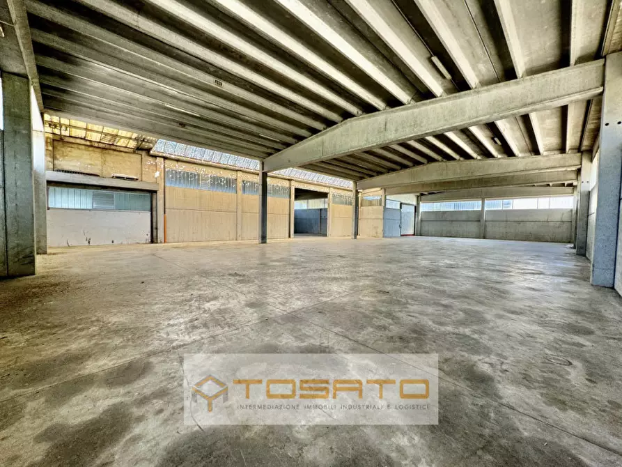 Immagine 4 di Capannone industriale in vendita  a Castelnuovo Del Garda