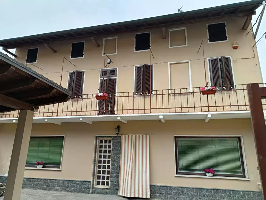 Immagine 1 di Casa indipendente in vendita  in Via Maestra 84 a Casale Monferrato