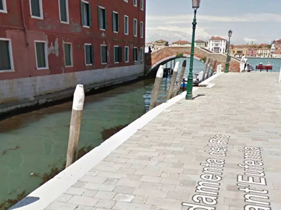 Immagine 1 di Appartamento in vendita  a Venezia