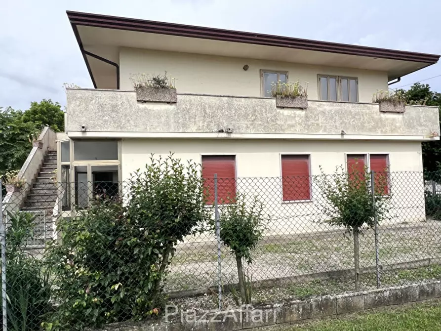 Immagine 1 di Casa bifamiliare in vendita  in Arzergrande Via Roma a Arzergrande