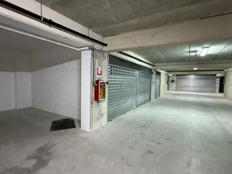 Immagine 2 di Garage in vendita  in Via delle ondine a Ragusa