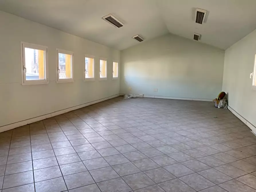 Immagine 4 di Ufficio in vendita  in via roma a Piove Di Sacco