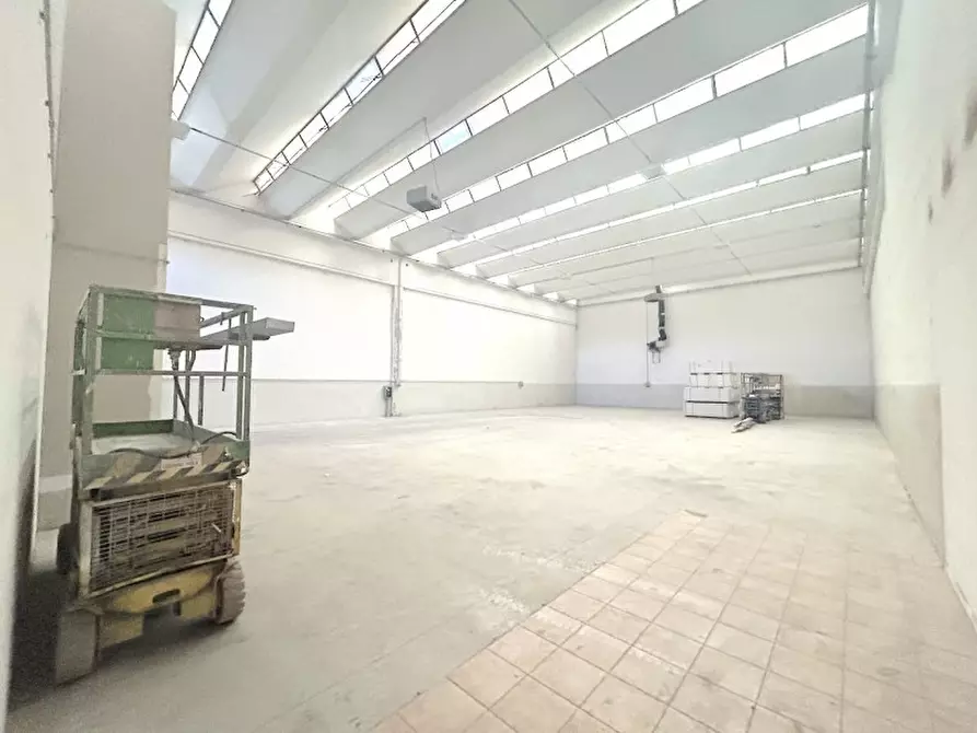 Immagine 2 di Capannone industriale in affitto  in VIA PARRI a Cesena