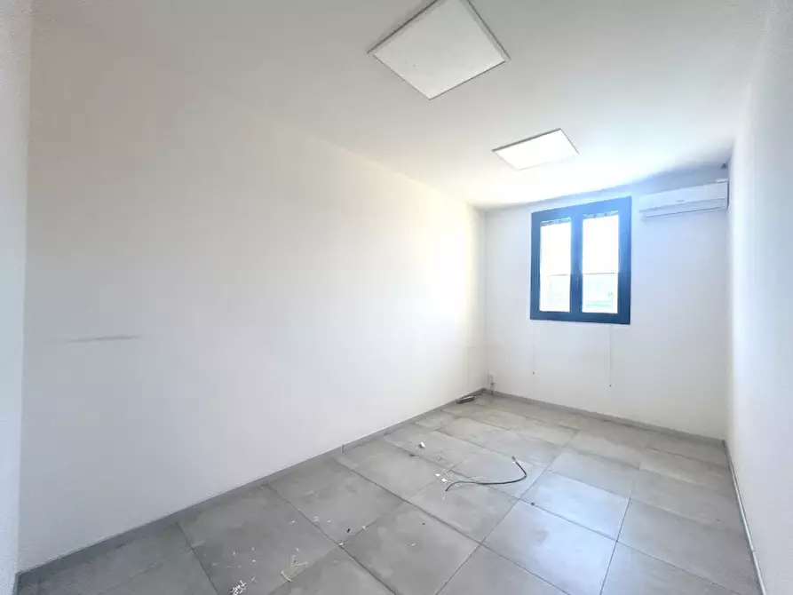 Immagine 8 di Capannone industriale in affitto  in VIA PARRI a Cesena