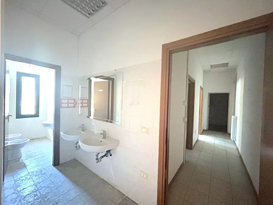 Immagine 10 di Capannone industriale in affitto  in VIA PARRI a Cesena