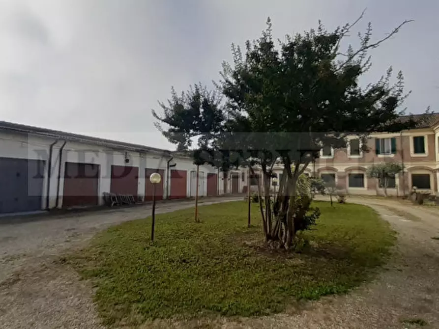 Immagine 13 di Appartamento in vendita  in via Roma n° 35 a Sannazzaro De' Burgondi